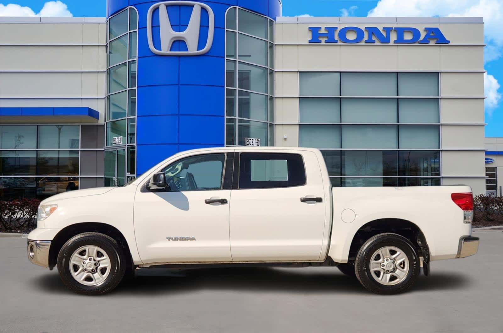 Thumbnail: 2011 Toyota Tundra - 3