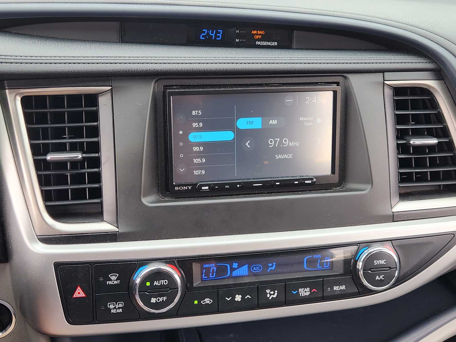 Thumbnail: 2018 Toyota Highlander - 17