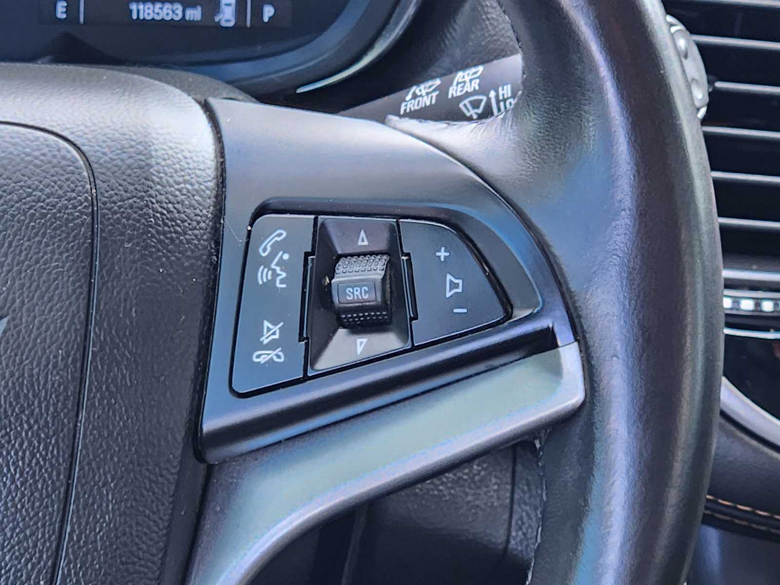 Thumbnail: 2021 Chevrolet Trax - 31