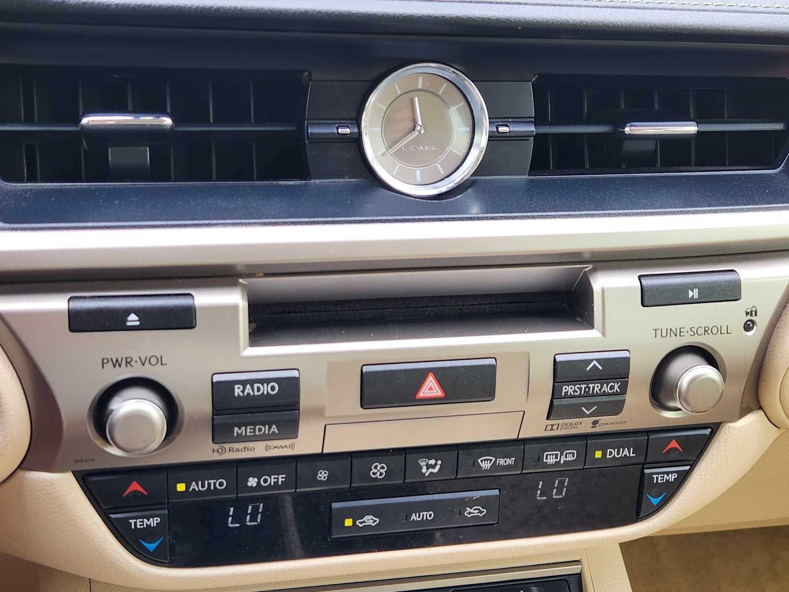 Thumbnail: 2015 Lexus ES - 26