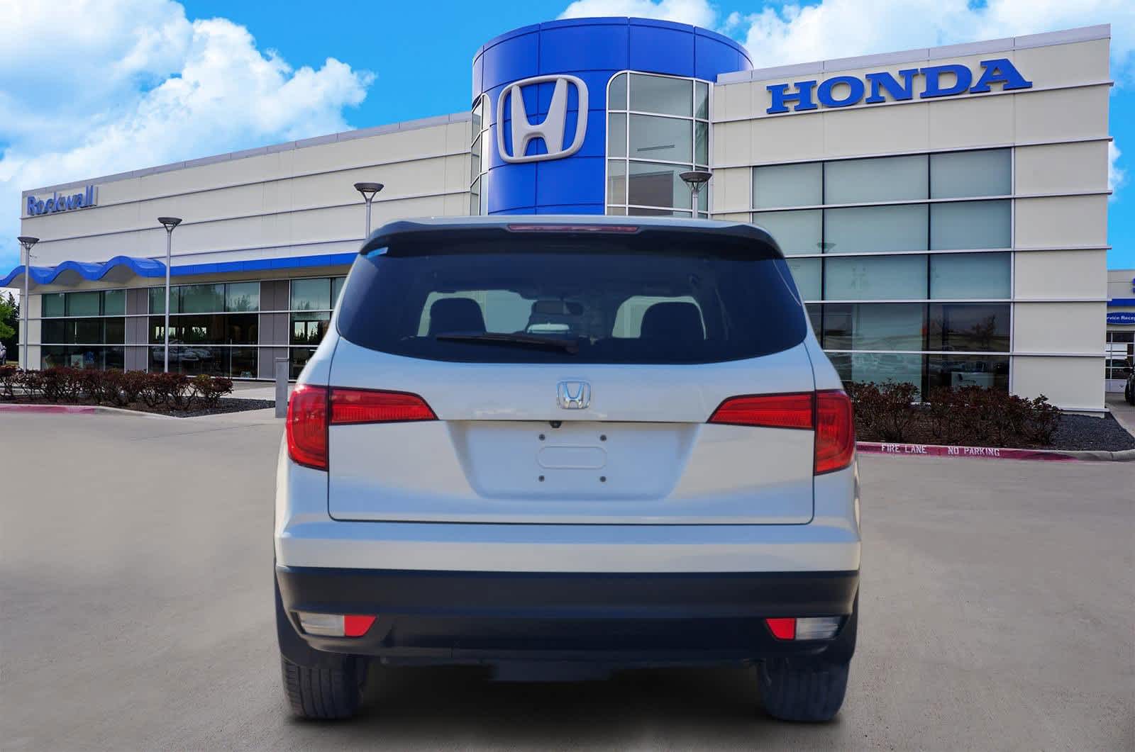 Thumbnail: 2017 Honda Pilot - 5