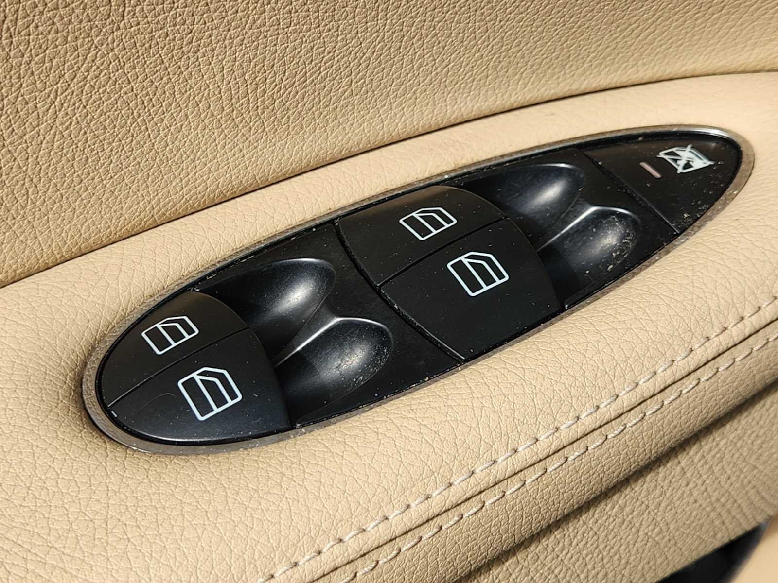 Thumbnail: 2009 Mercedes-Benz E-Class - 24