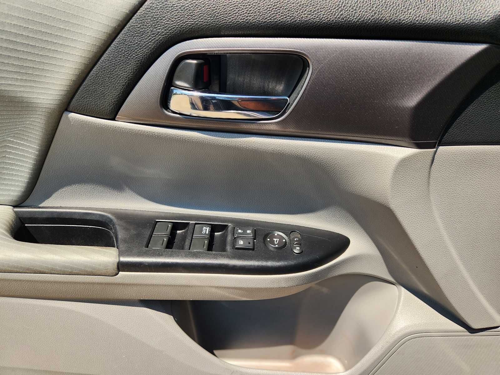 Thumbnail: 2015 Honda Accord - 29