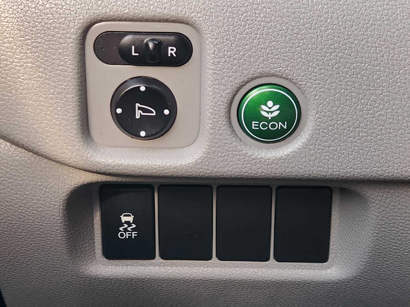 Thumbnail: 2016 Honda Pilot - 28