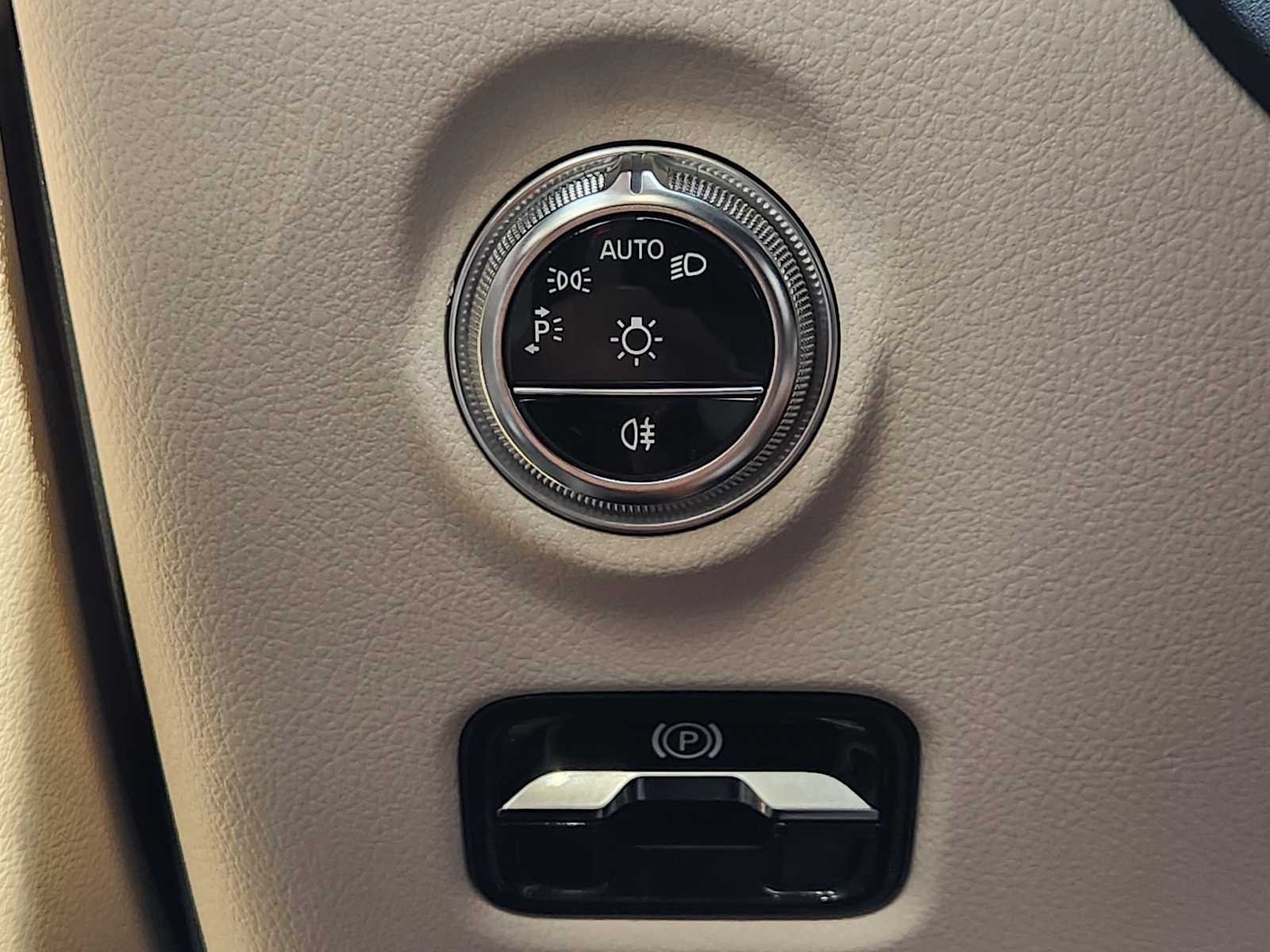 Thumbnail: 2024 Mercedes-Benz C-Class - 26