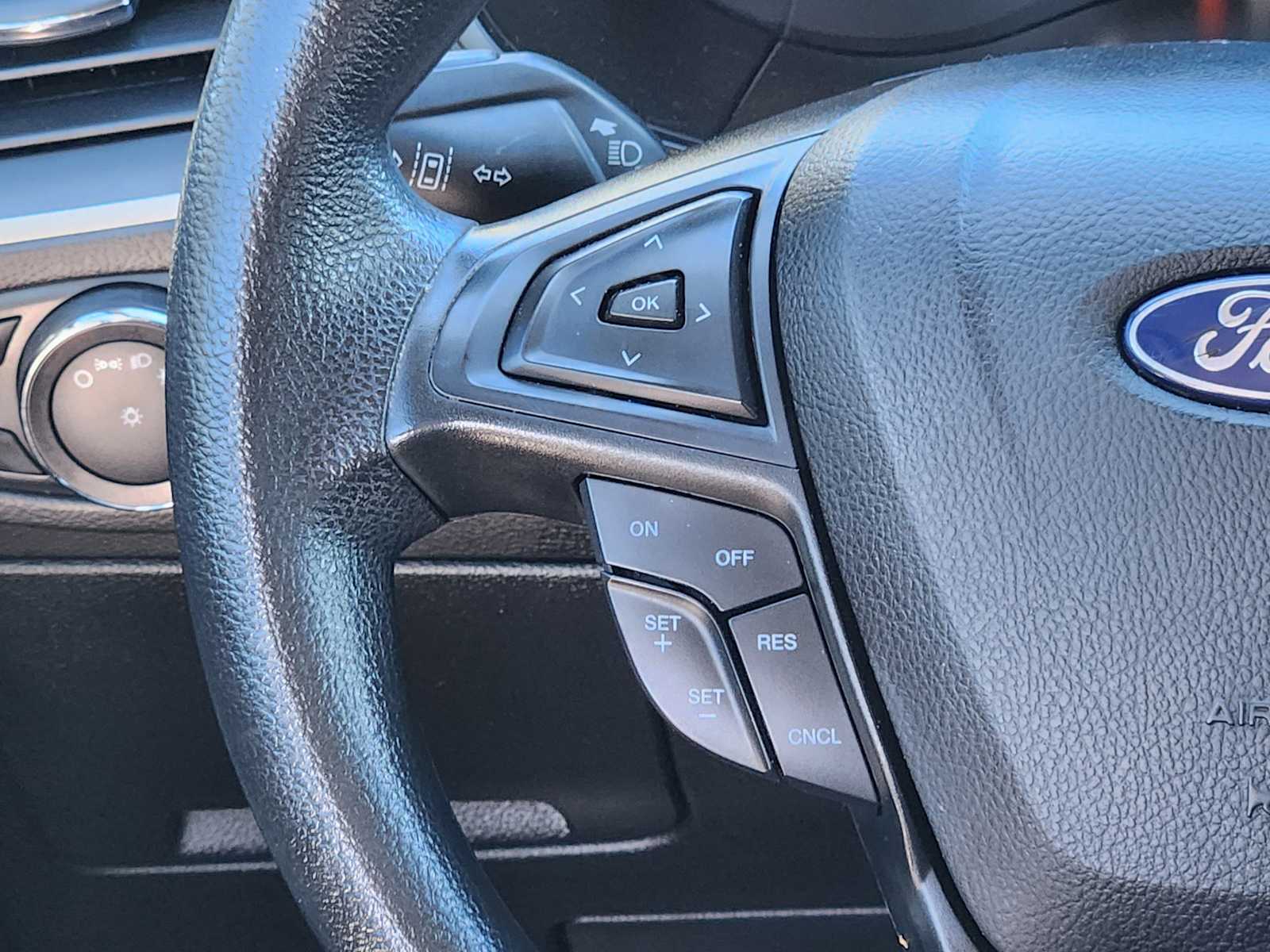 Thumbnail: 2022 Ford Edge - 31