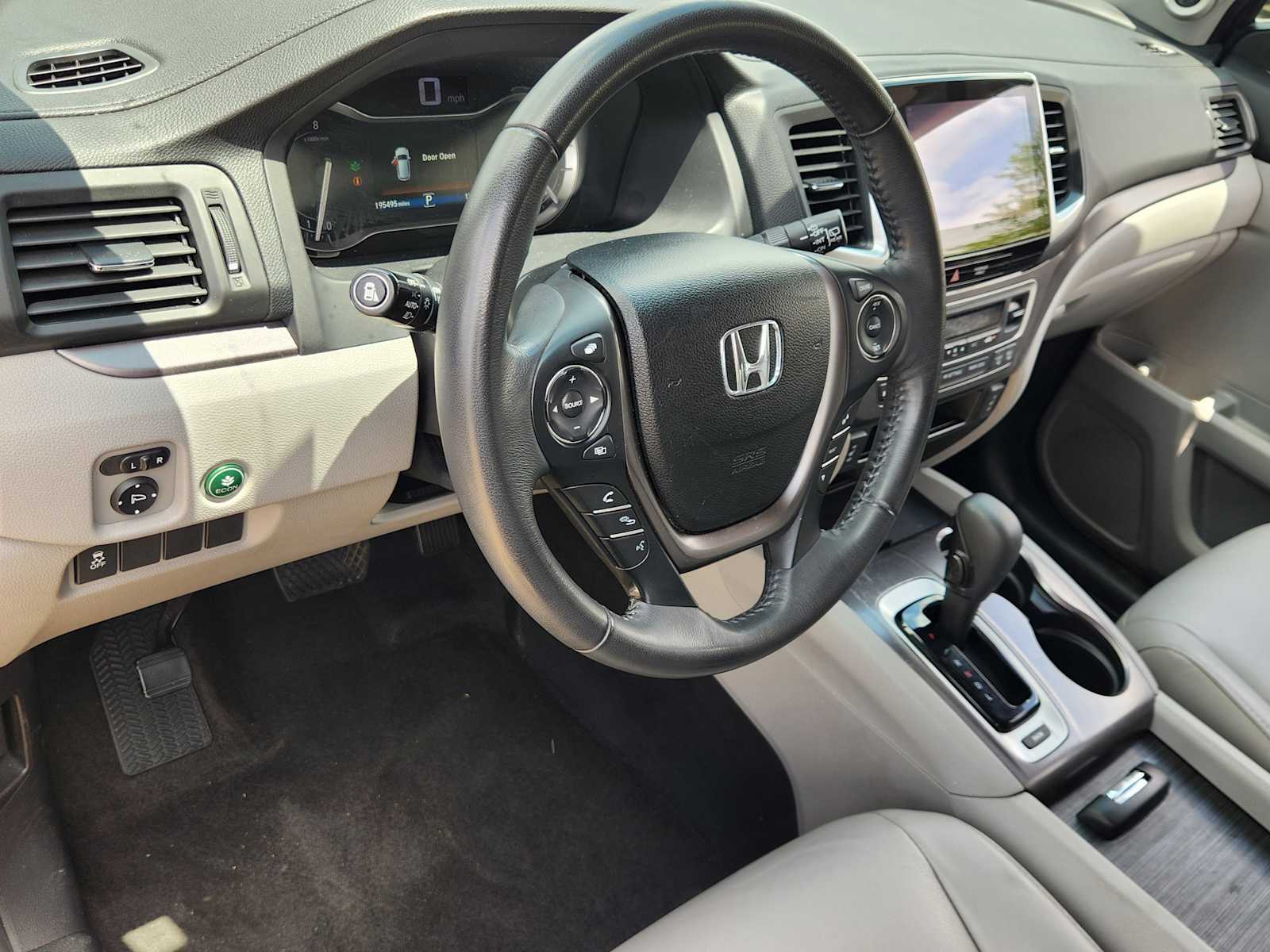 Thumbnail: 2017 Honda Pilot - 2