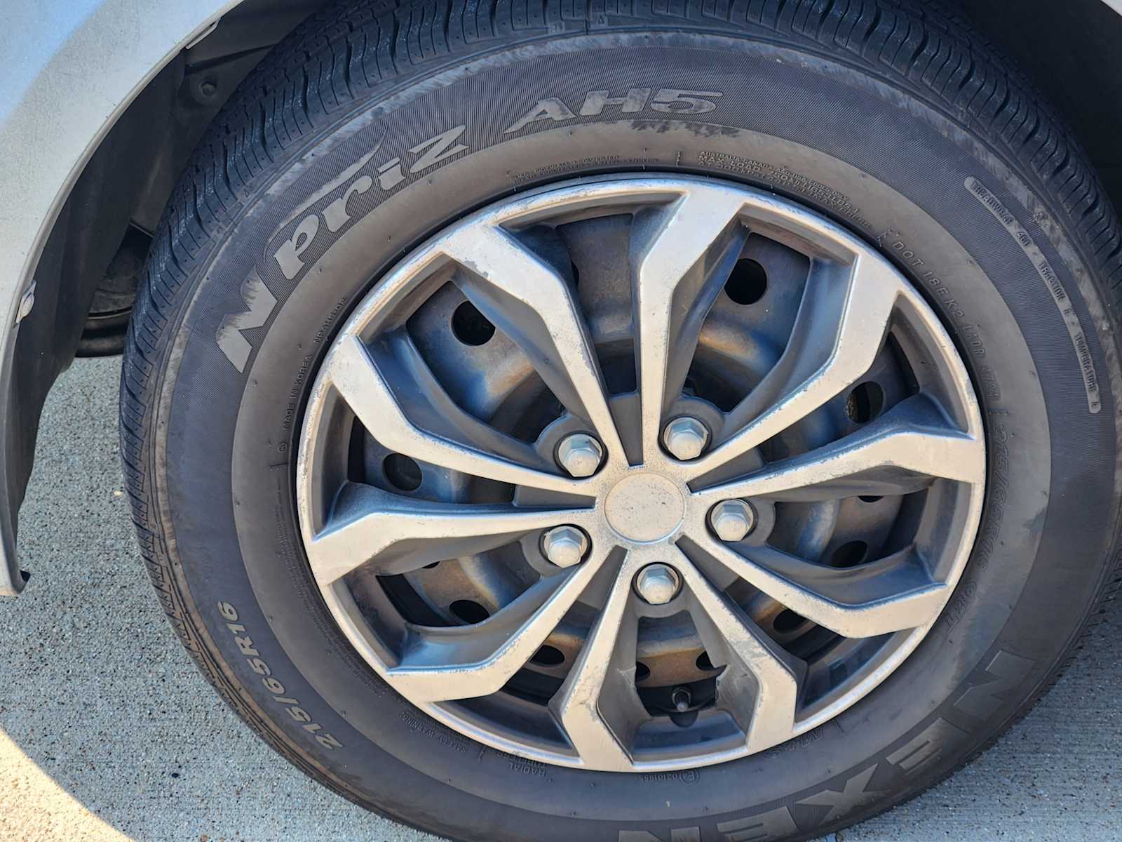 Thumbnail: 2010 Toyota Sienna - 11
