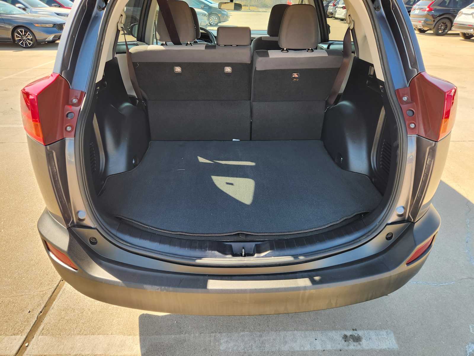 Thumbnail: 2015 Toyota RAV4 - 19