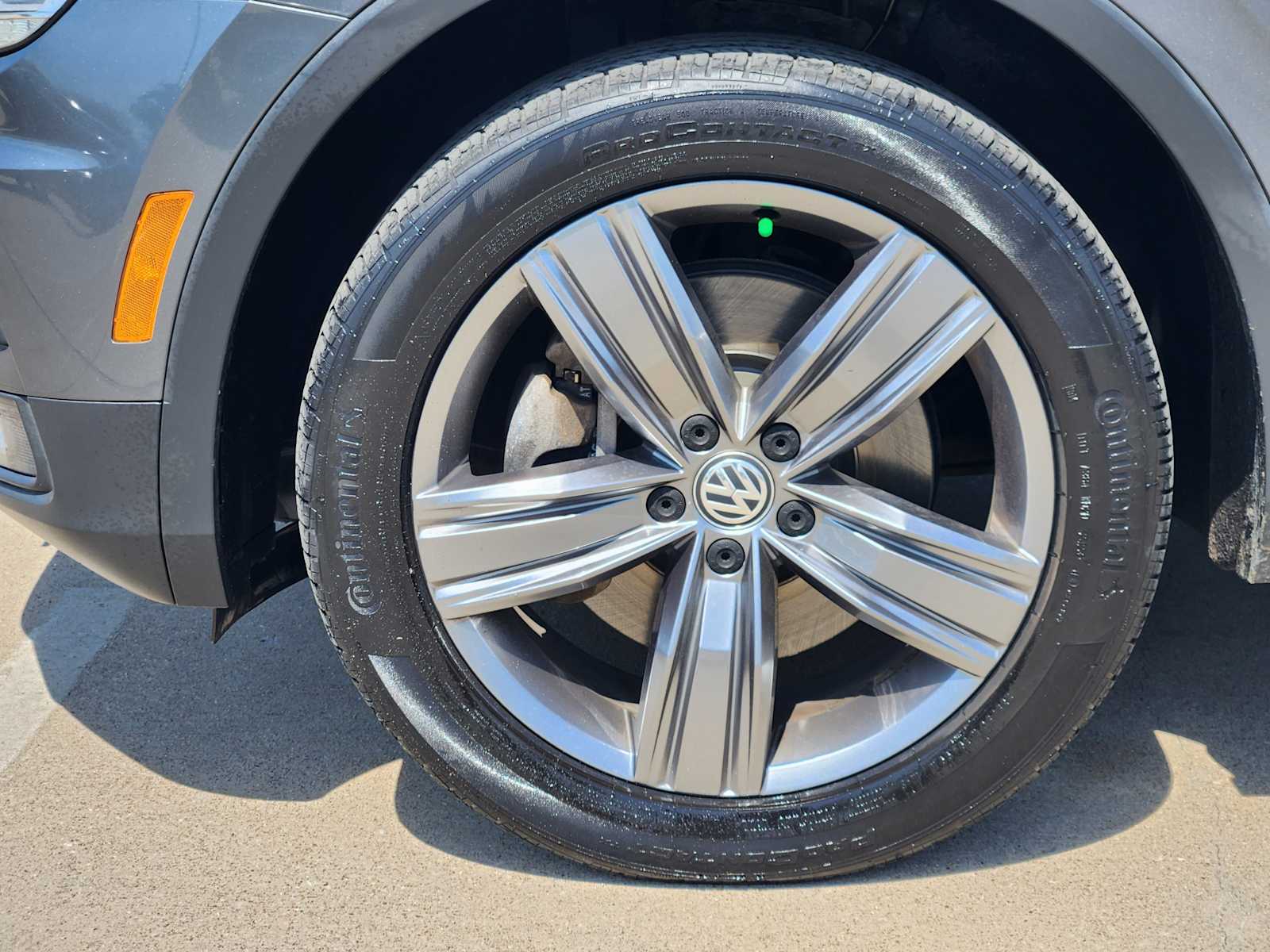 Thumbnail: 2020 Volkswagen Tiguan - 23