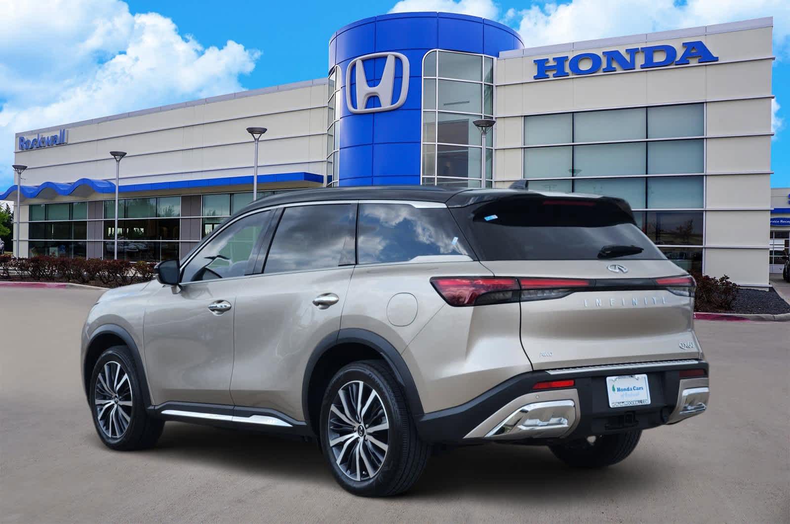 Thumbnail: 2022 INFINITI QX60 - 4