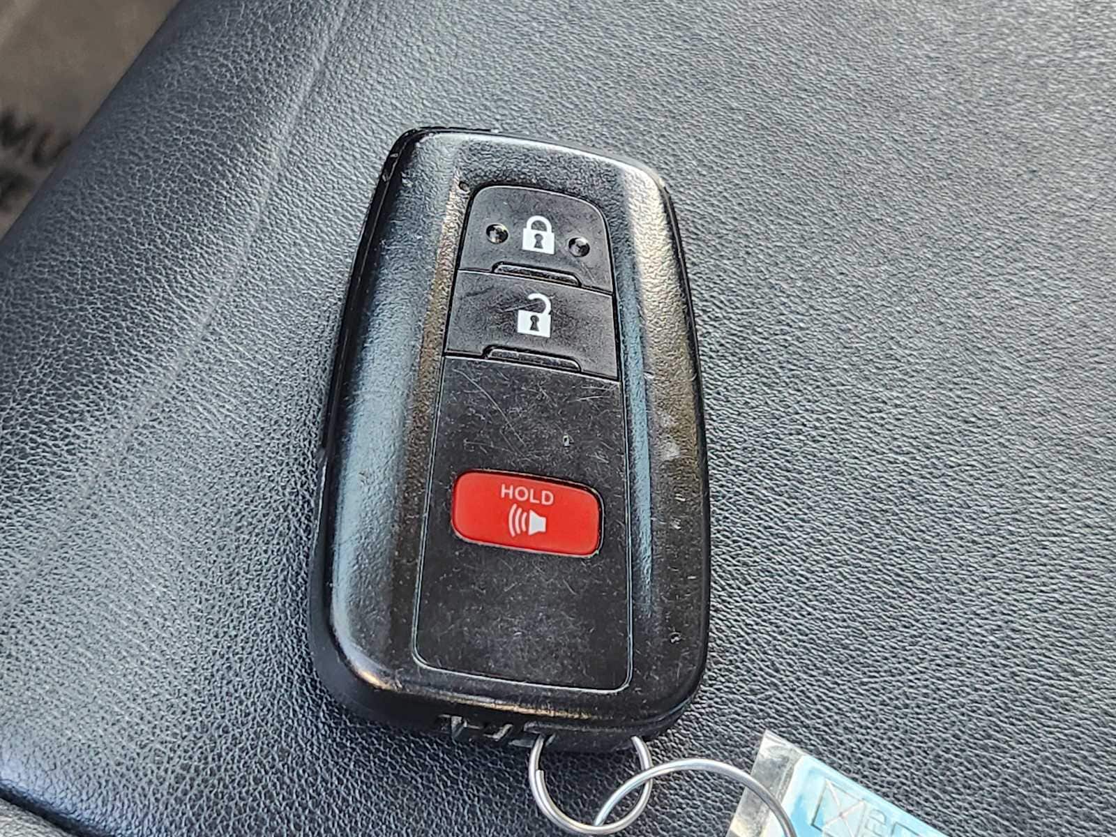 Thumbnail: 2023 Toyota RAV4 - 20