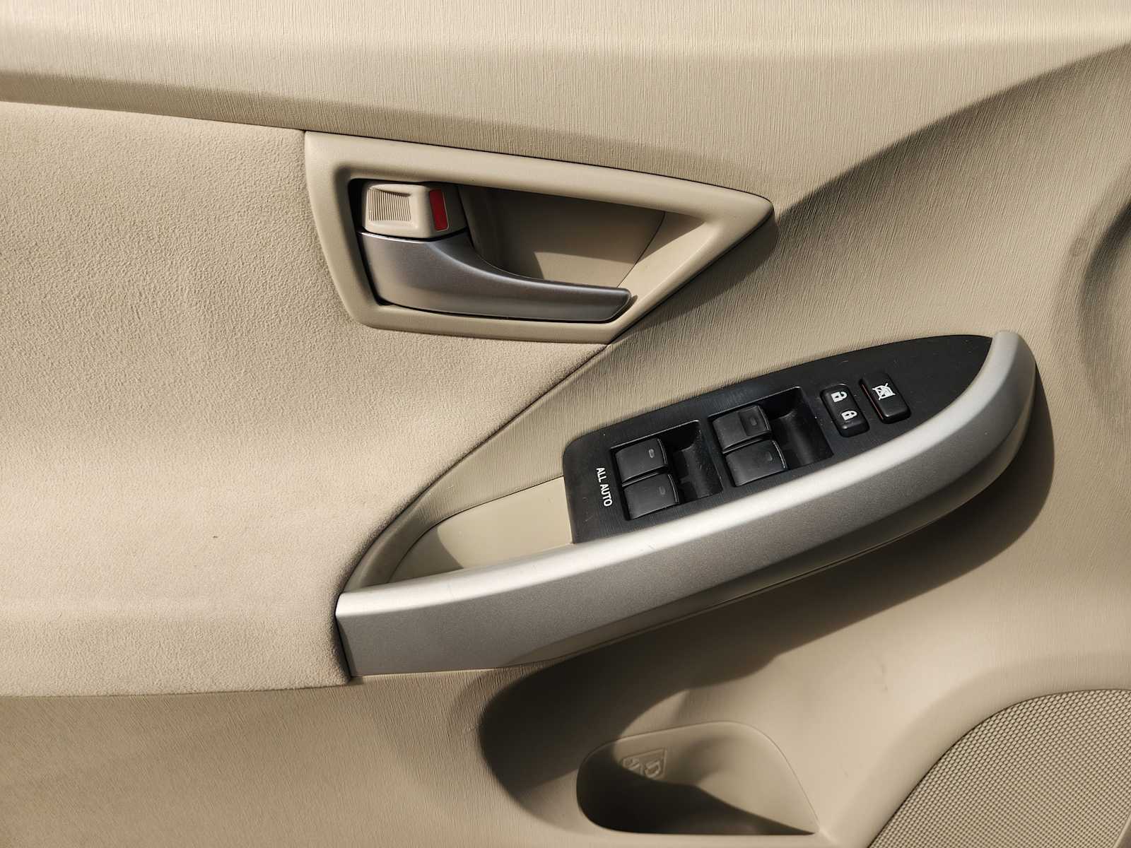 Thumbnail: 2013 Toyota Prius - 29