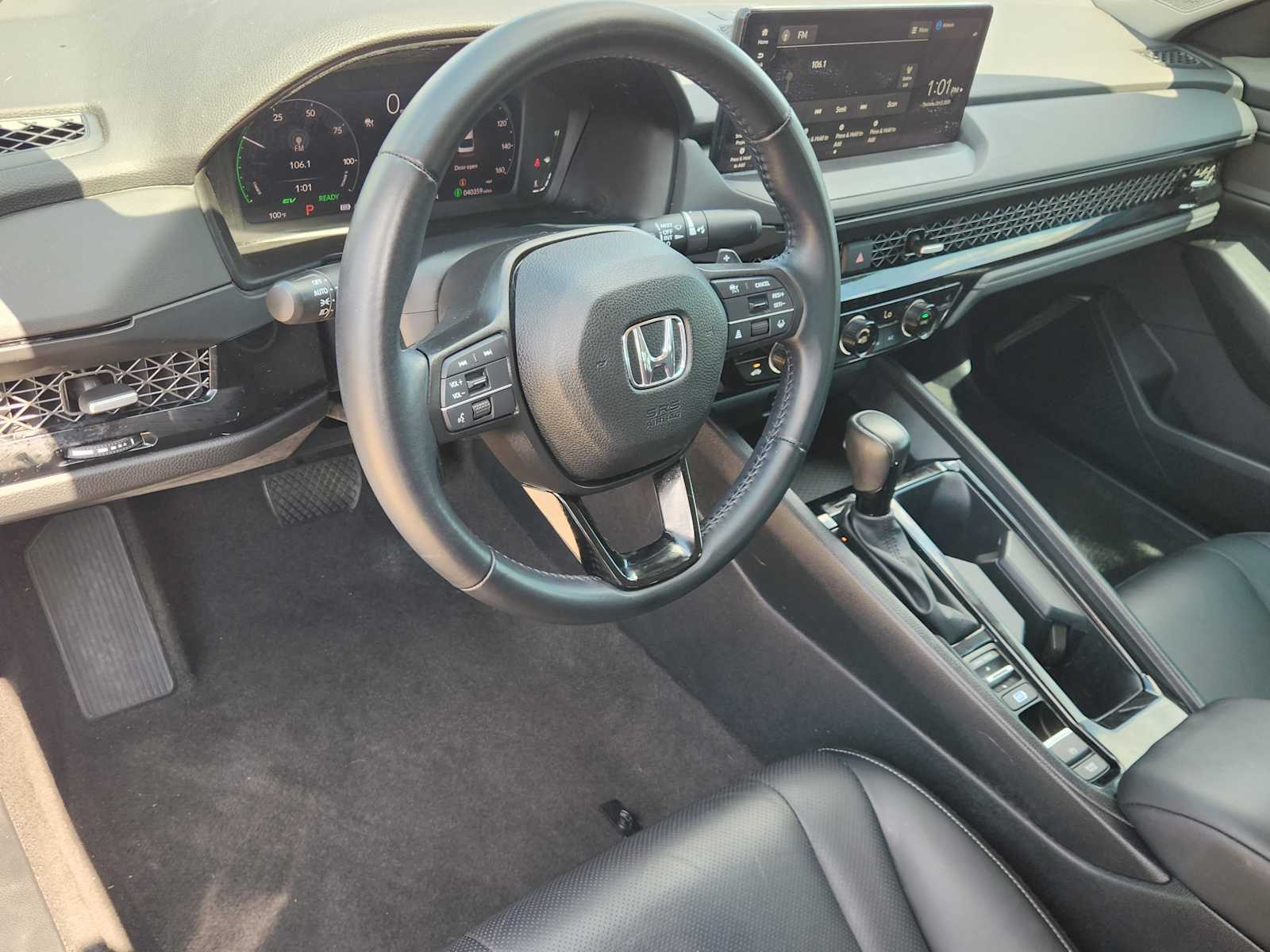 2023 Honda Accord Hybrid EX-L photo 2