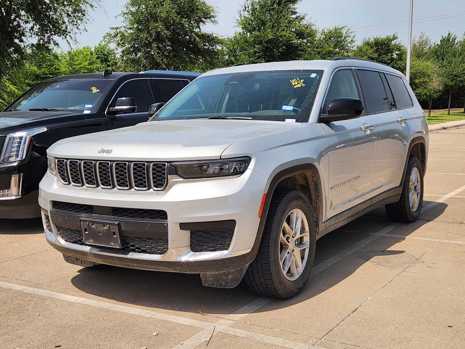 Thumbnail: 2022 Jeep Grand Cherokee - 1