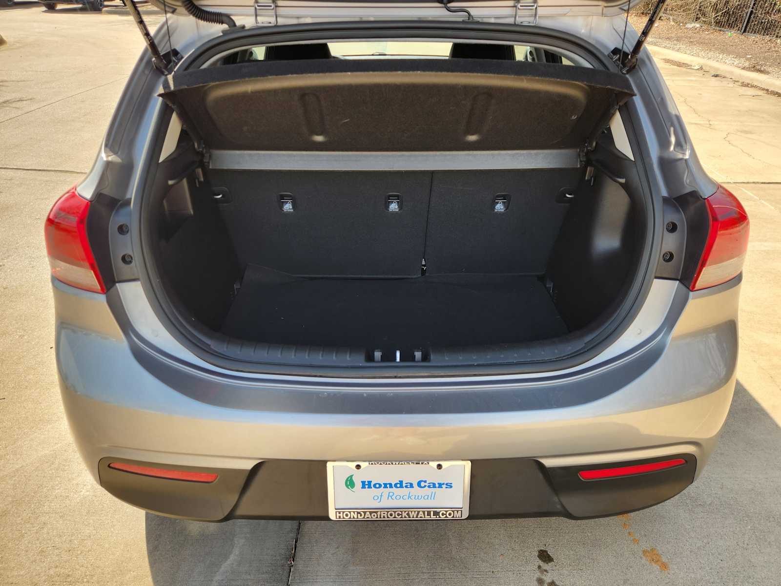 Thumbnail: 2023 Kia Rio - 19