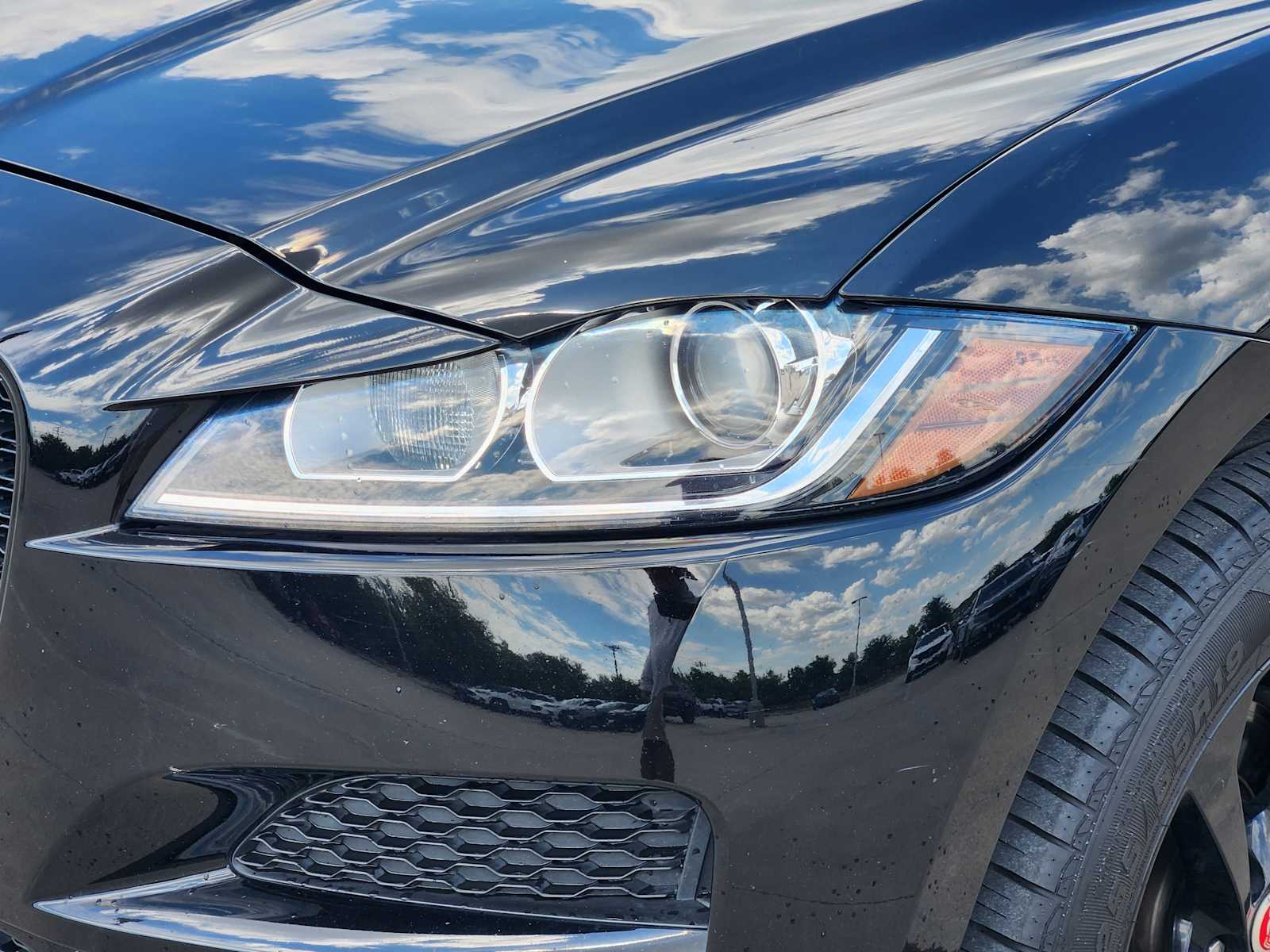 Thumbnail: 2019 Jaguar F-Pace - 22