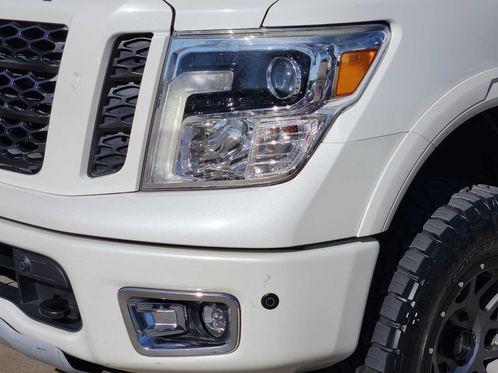 Thumbnail: 2018 Nissan Titan - 23