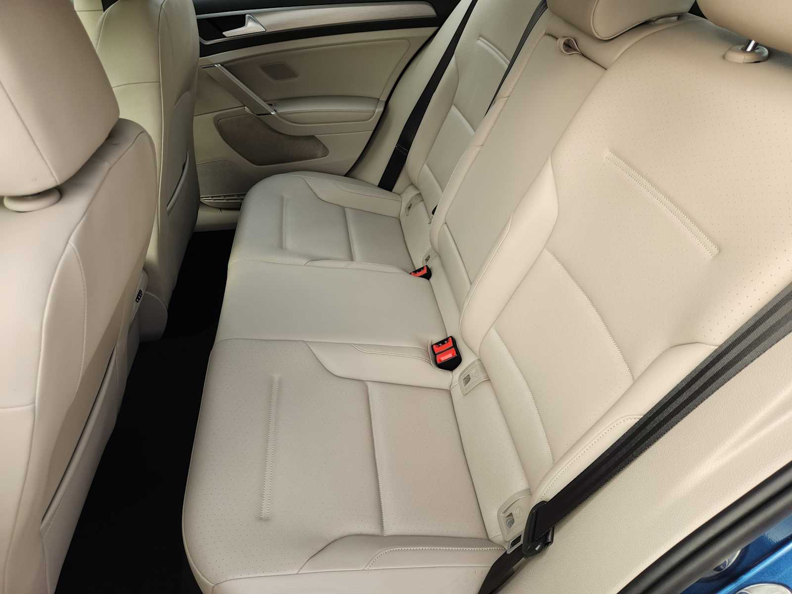 Thumbnail: 2017 Volkswagen Golf - 13