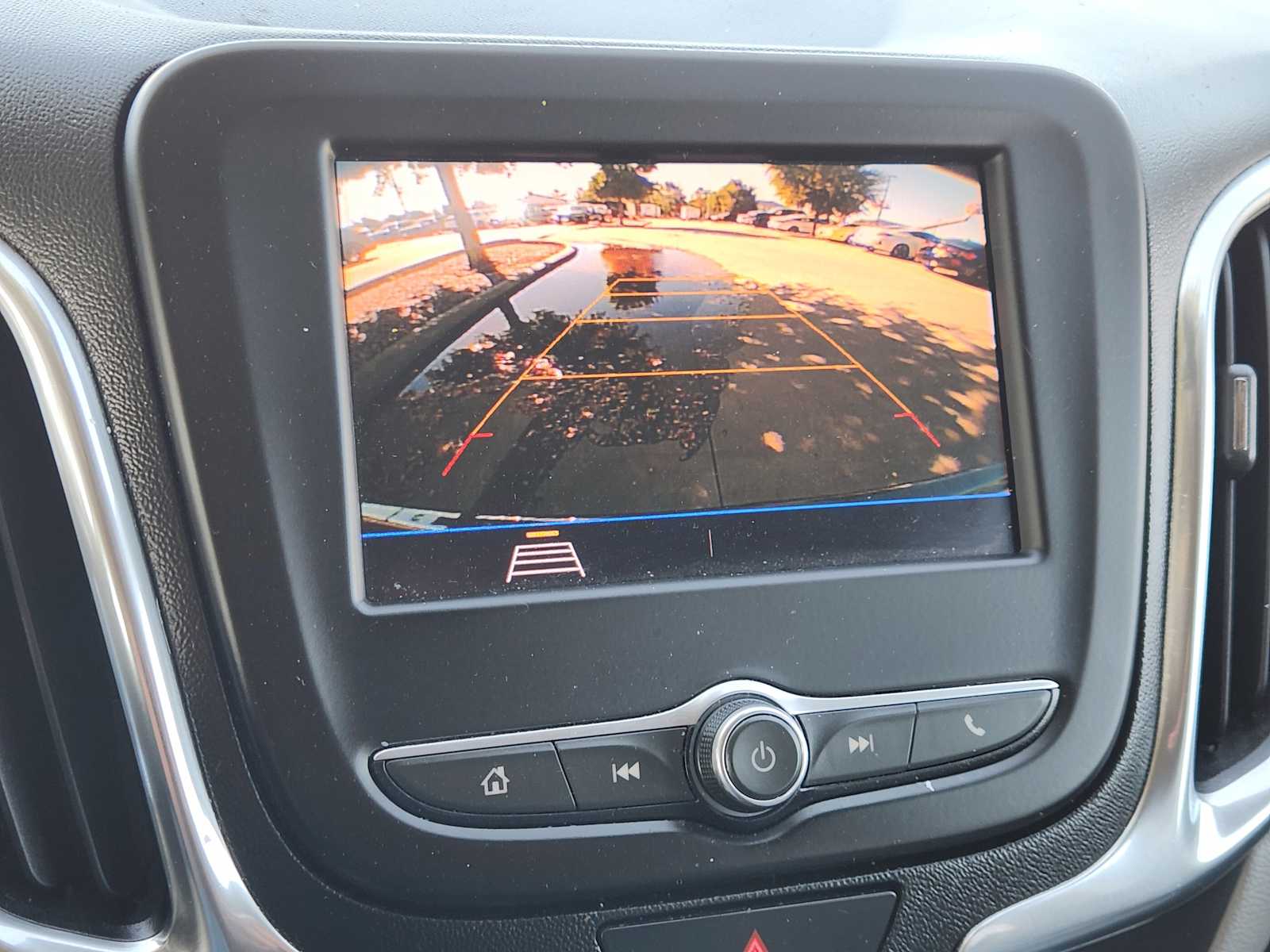 Thumbnail: 2020 Chevrolet Equinox - 24