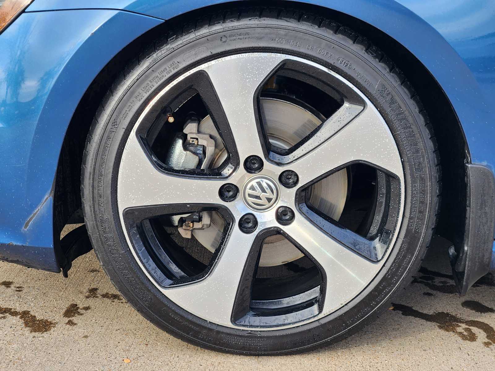 Thumbnail: 2017 Volkswagen Golf - 21