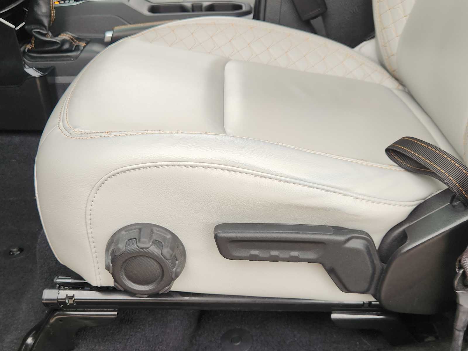 Thumbnail: 2023 Jeep Gladiator - 29