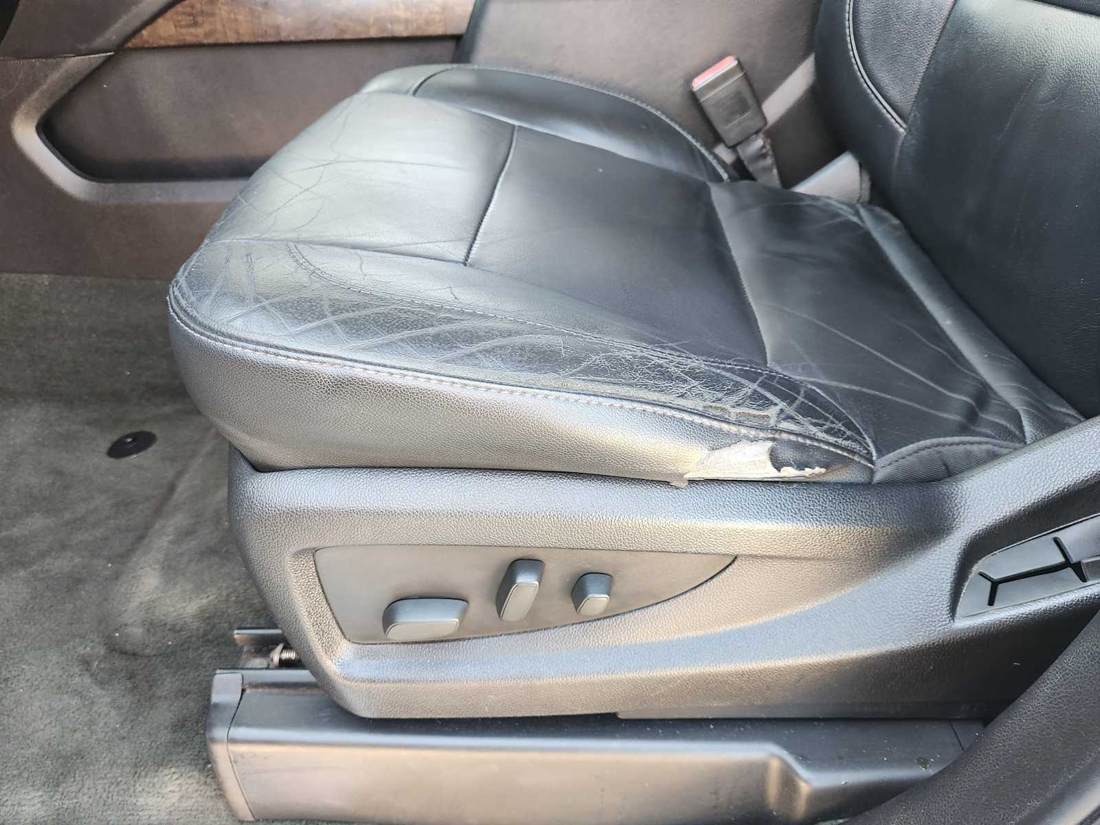 Thumbnail: 2015 Chevrolet Tahoe - 30