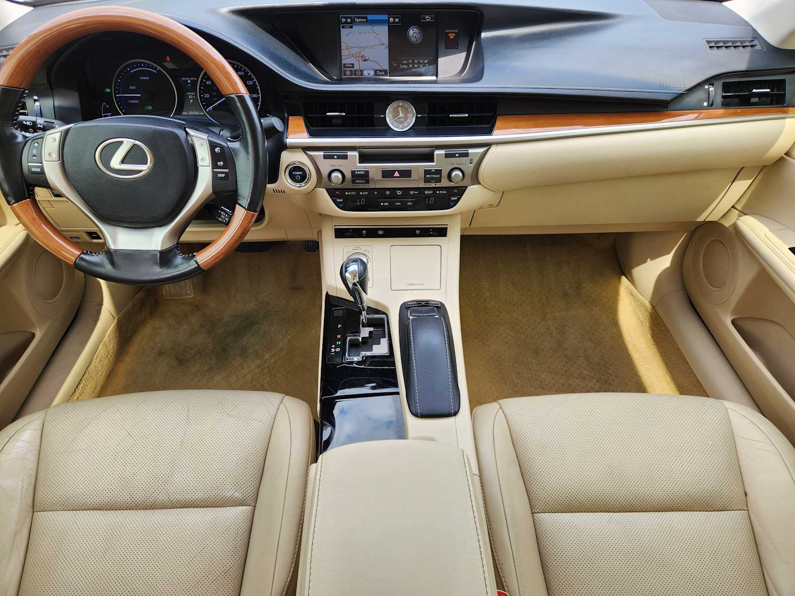 Thumbnail: 2015 Lexus ES - 10