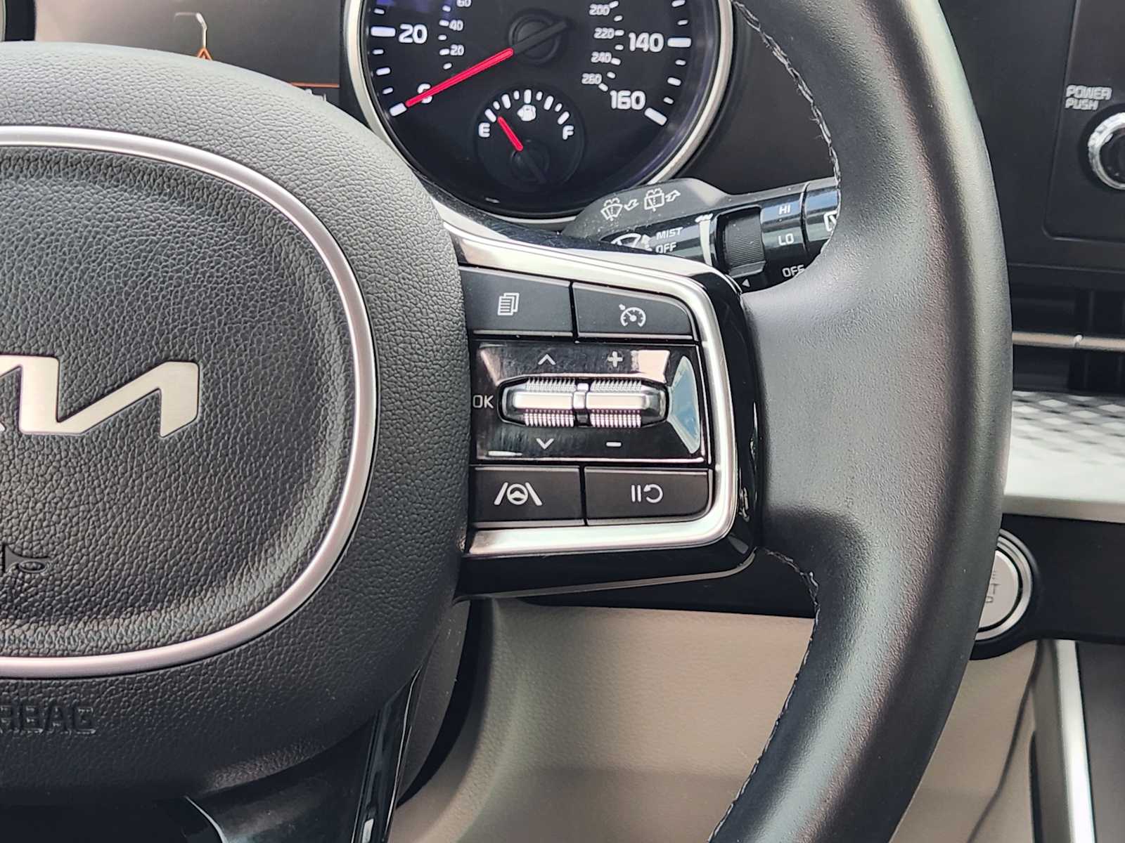 Thumbnail: 2024 Kia Carnival - 33