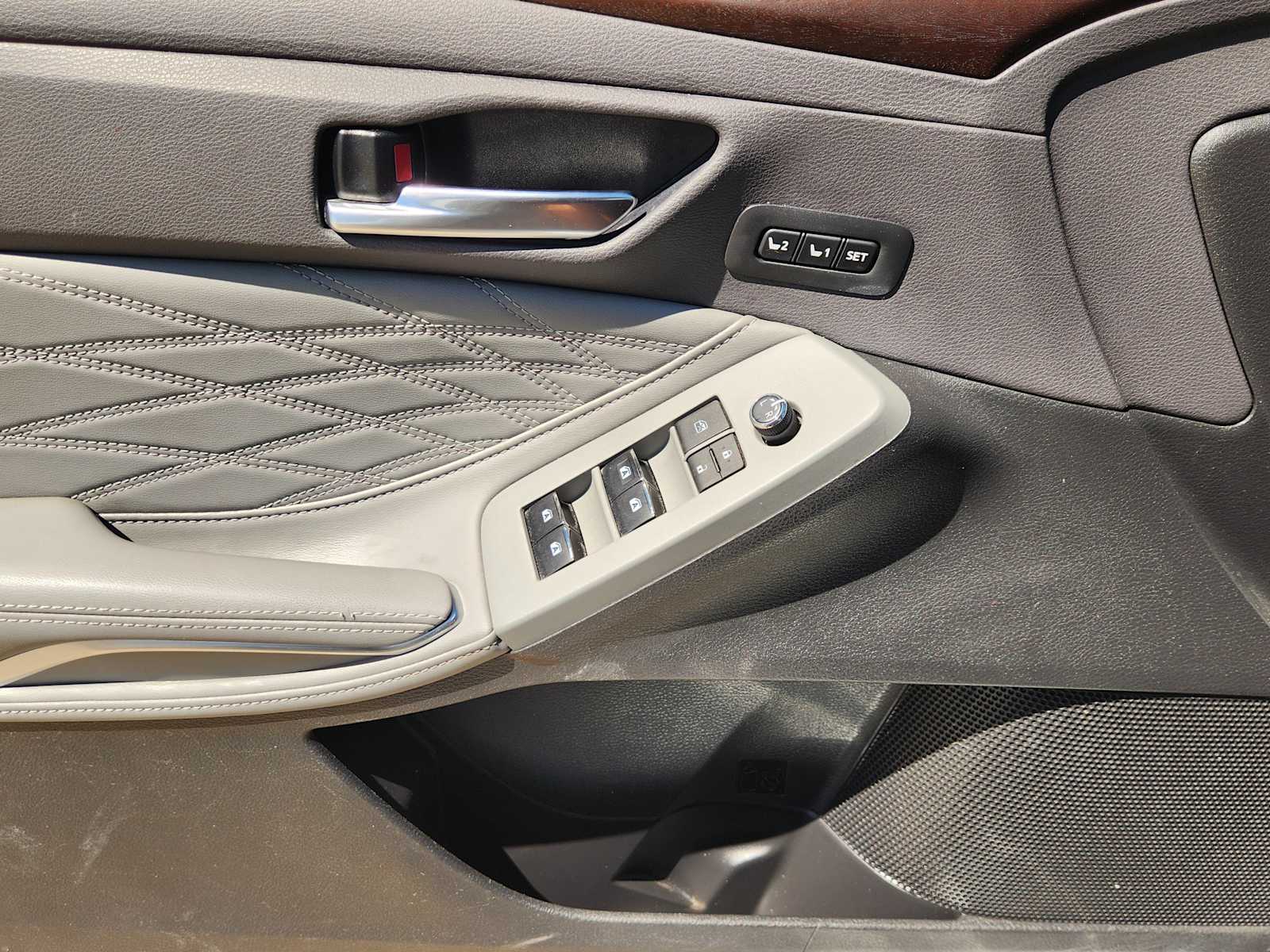 Thumbnail: 2020 Toyota Avalon - 28