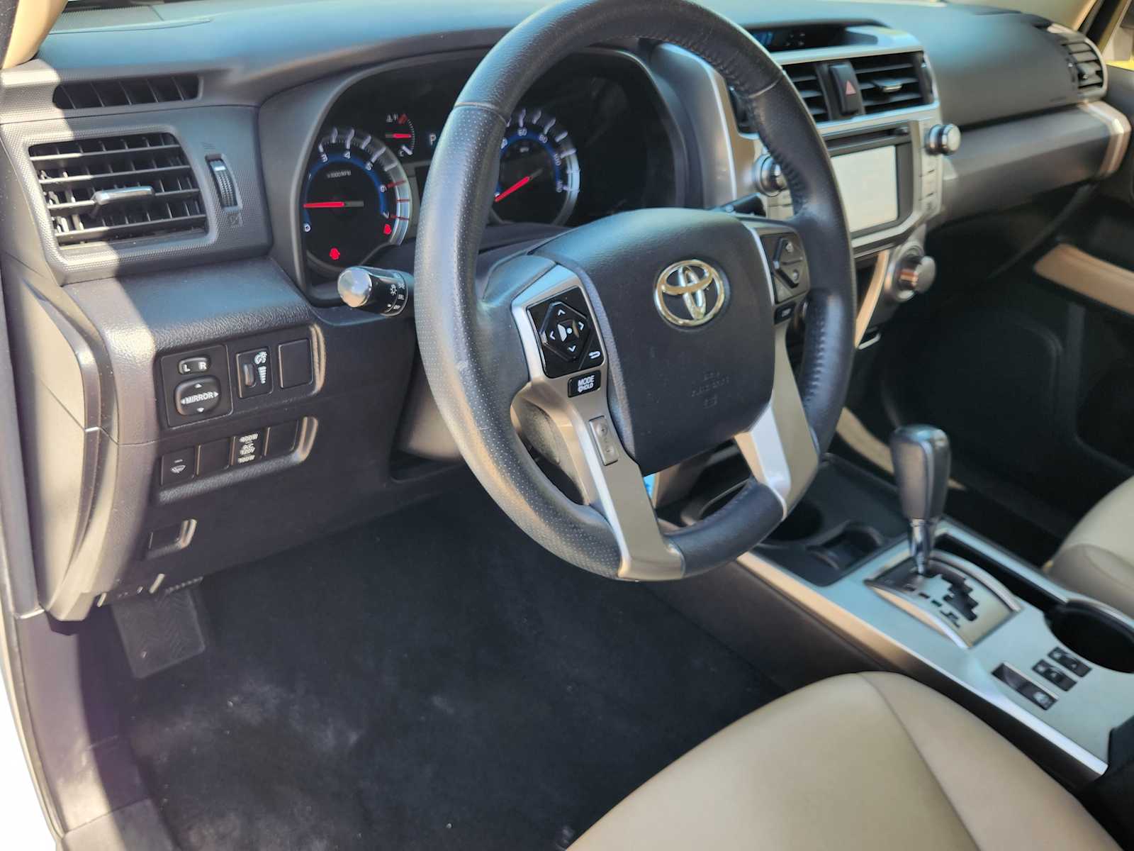 2018 Toyota 4Runner SR5 Premium photo 2