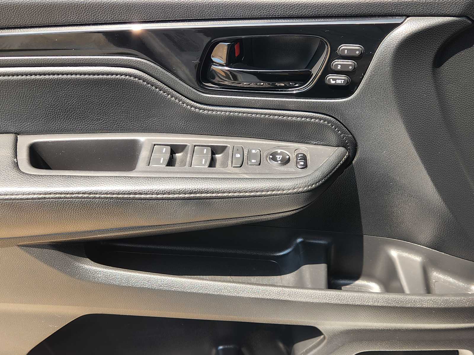 Thumbnail: 2021 Honda Odyssey - 31