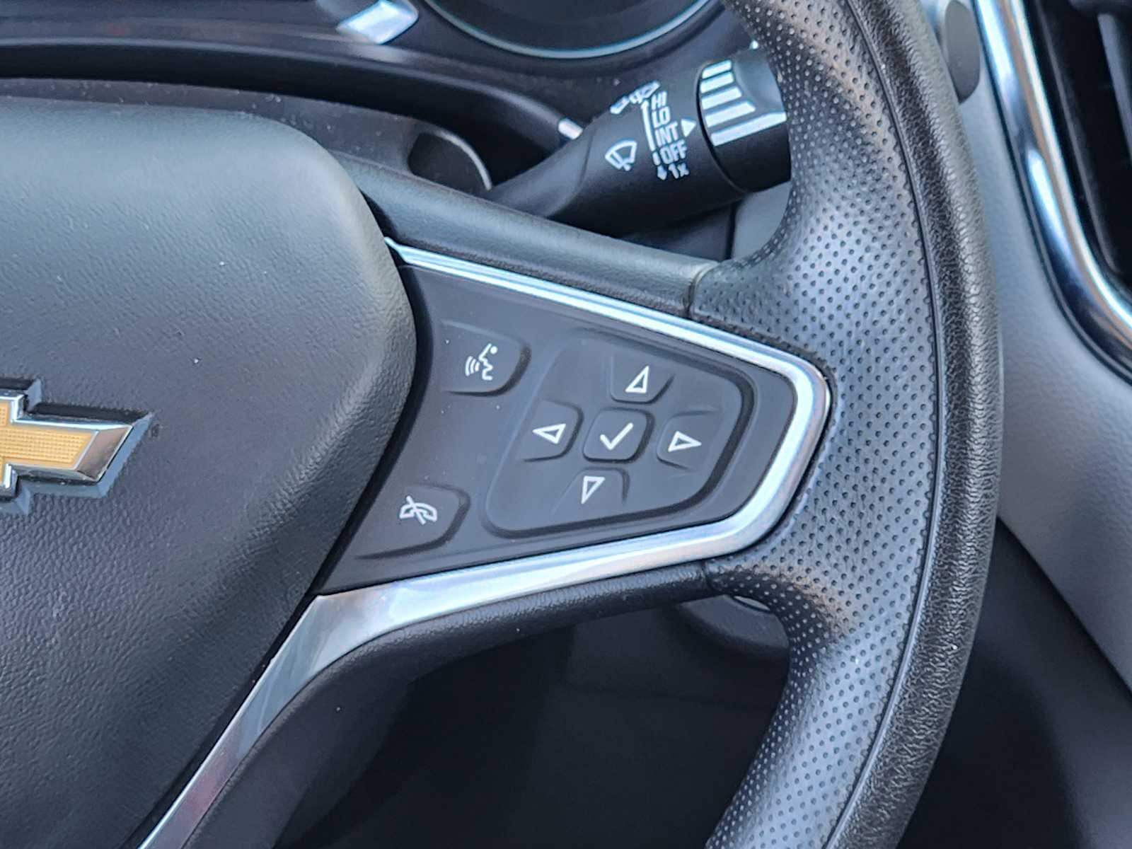 Thumbnail: 2022 Chevrolet Equinox - 32