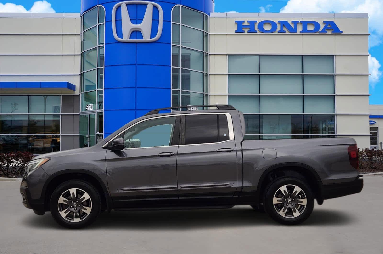 Thumbnail: 2017 Honda Ridgeline - 3