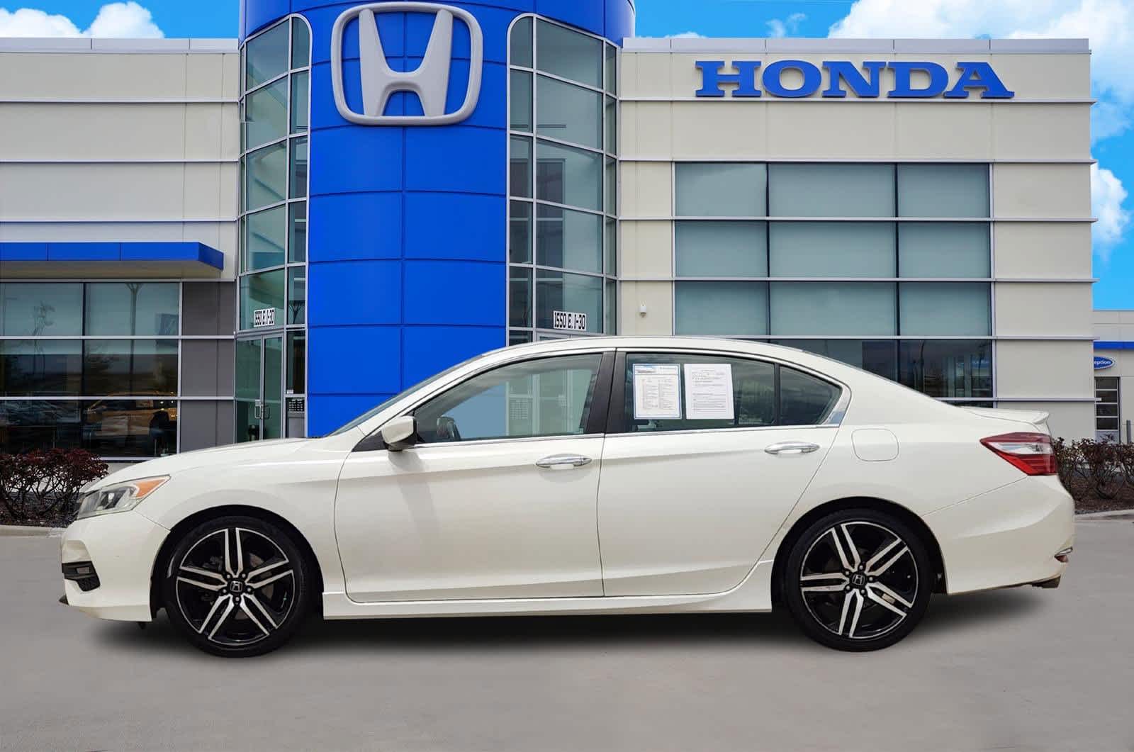 2017 Honda Accord Sport photo 3