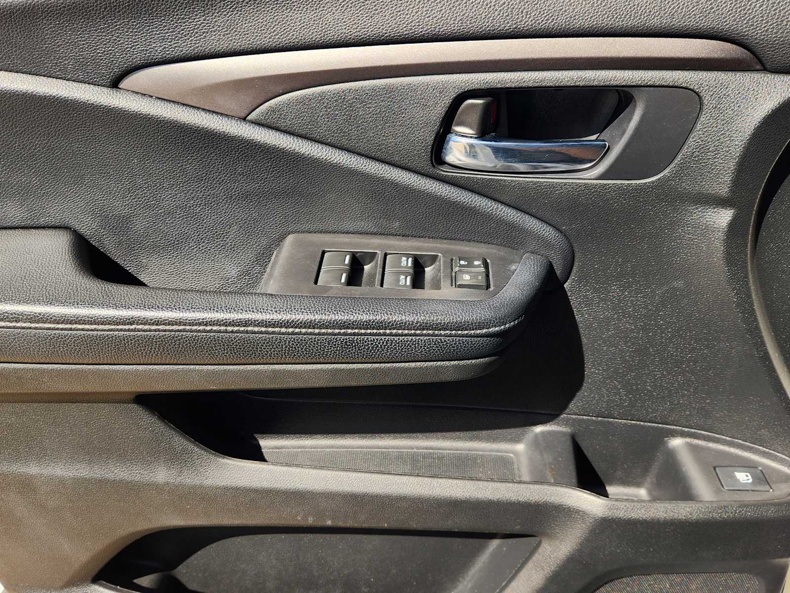 Thumbnail: 2019 Honda Pilot - 30