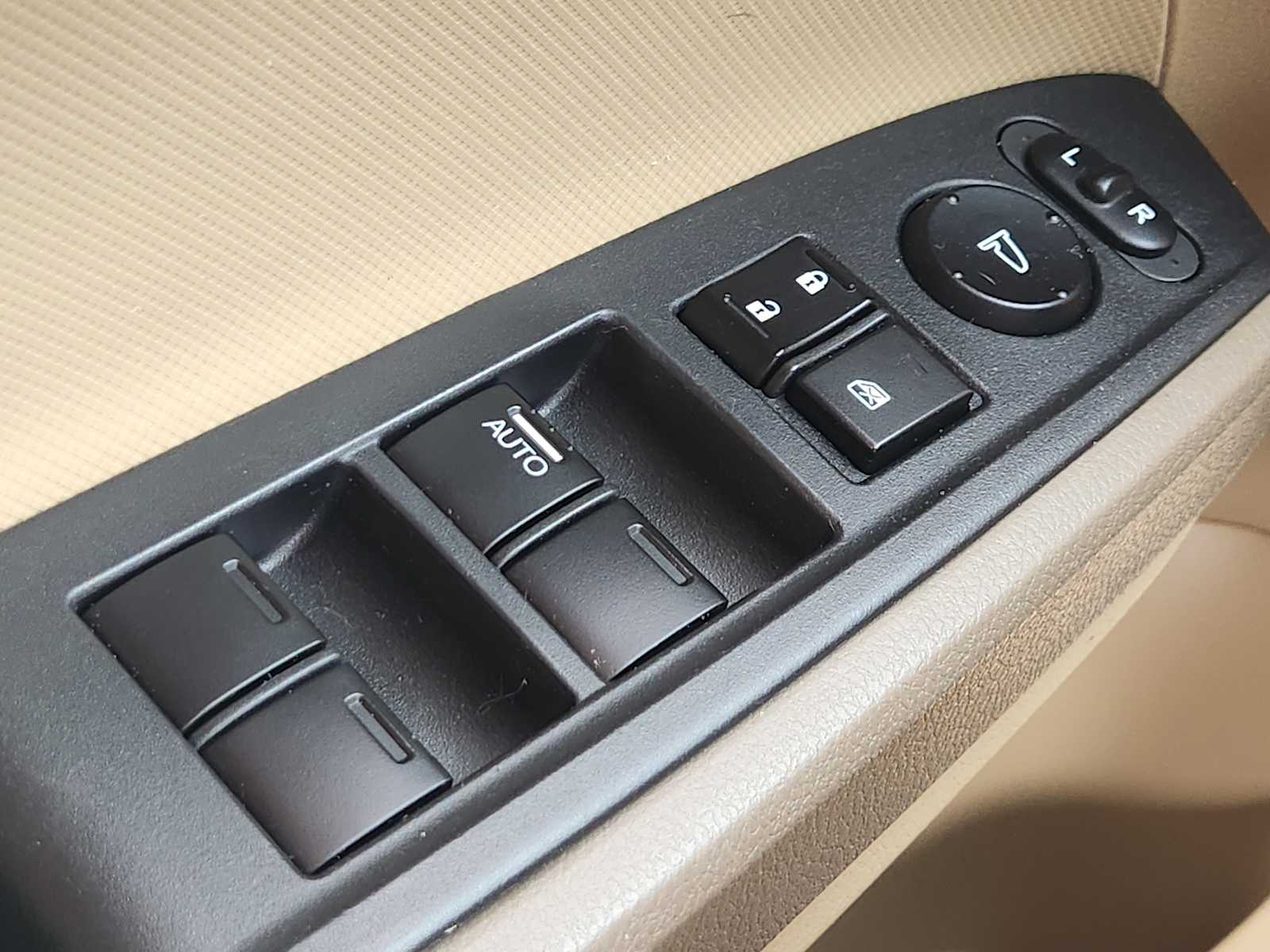 Thumbnail: 2009 Honda Accord - 27