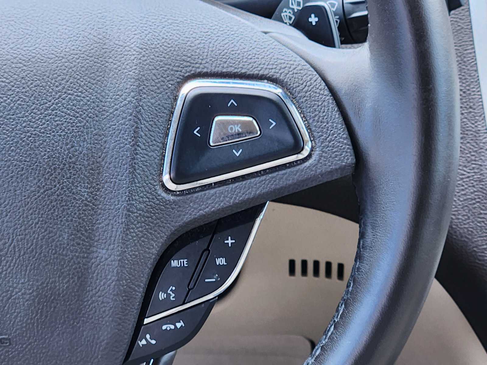 Thumbnail: 2017 Lincoln MKC - 33