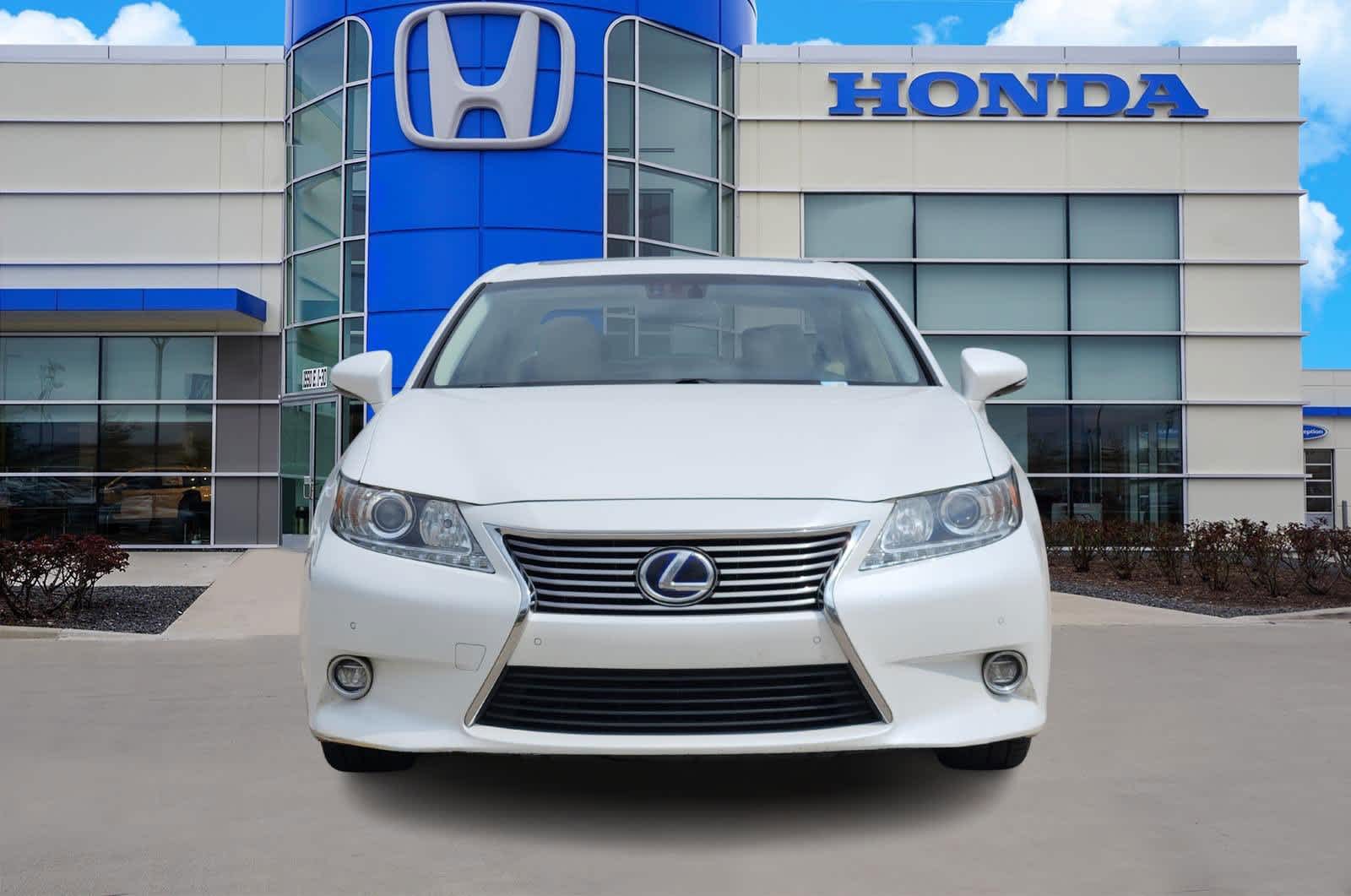 Thumbnail: 2015 Lexus ES - 6