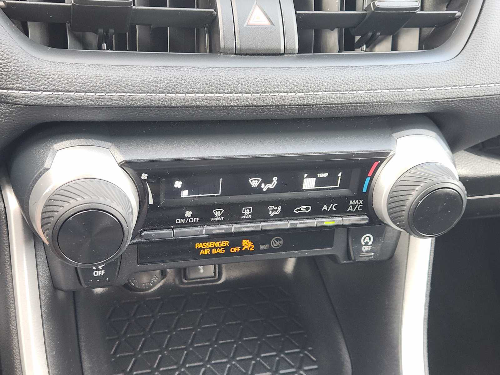 Thumbnail: 2021 Toyota RAV4 - 26