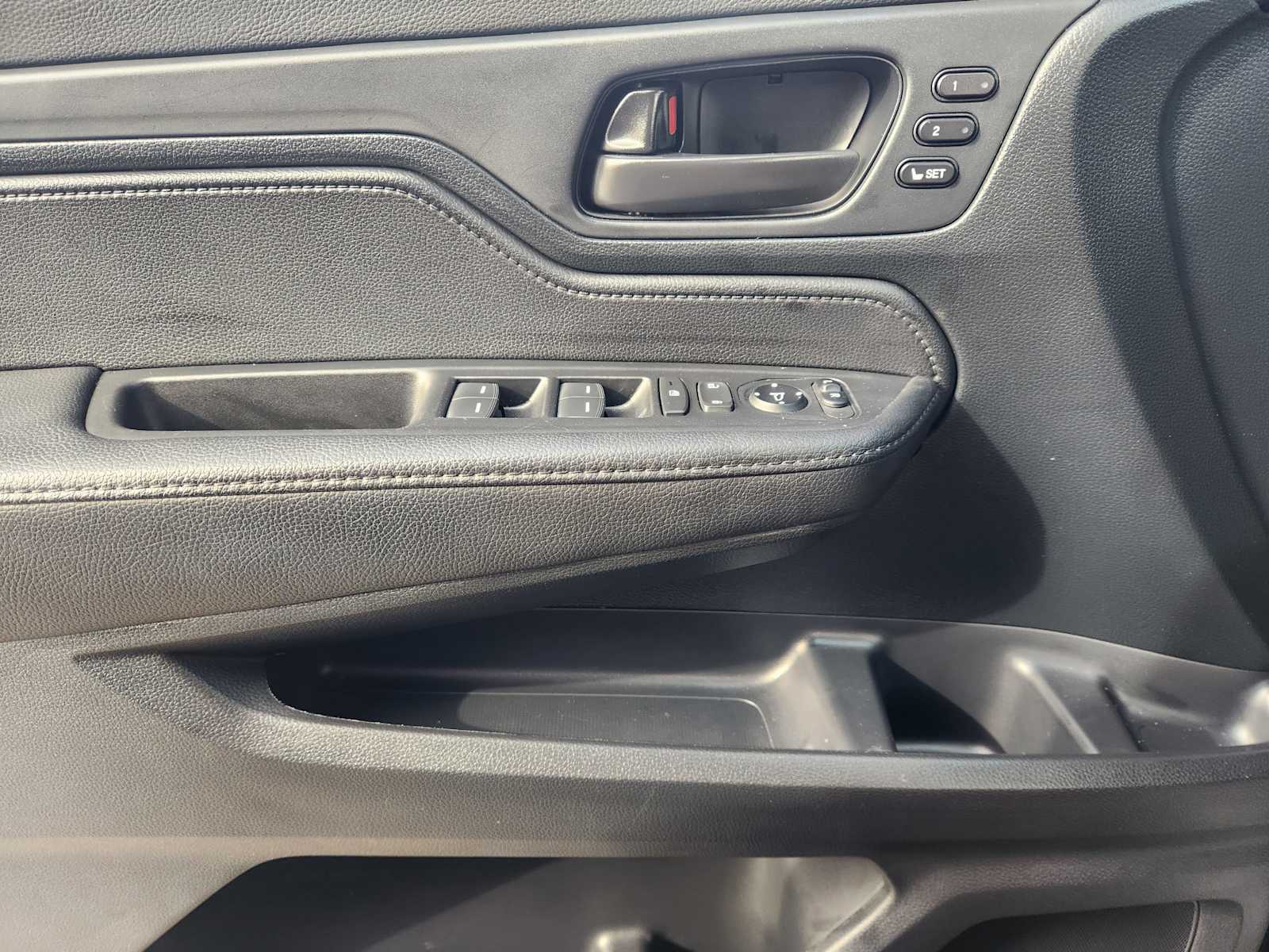 Thumbnail: 2023 Honda Odyssey - 30