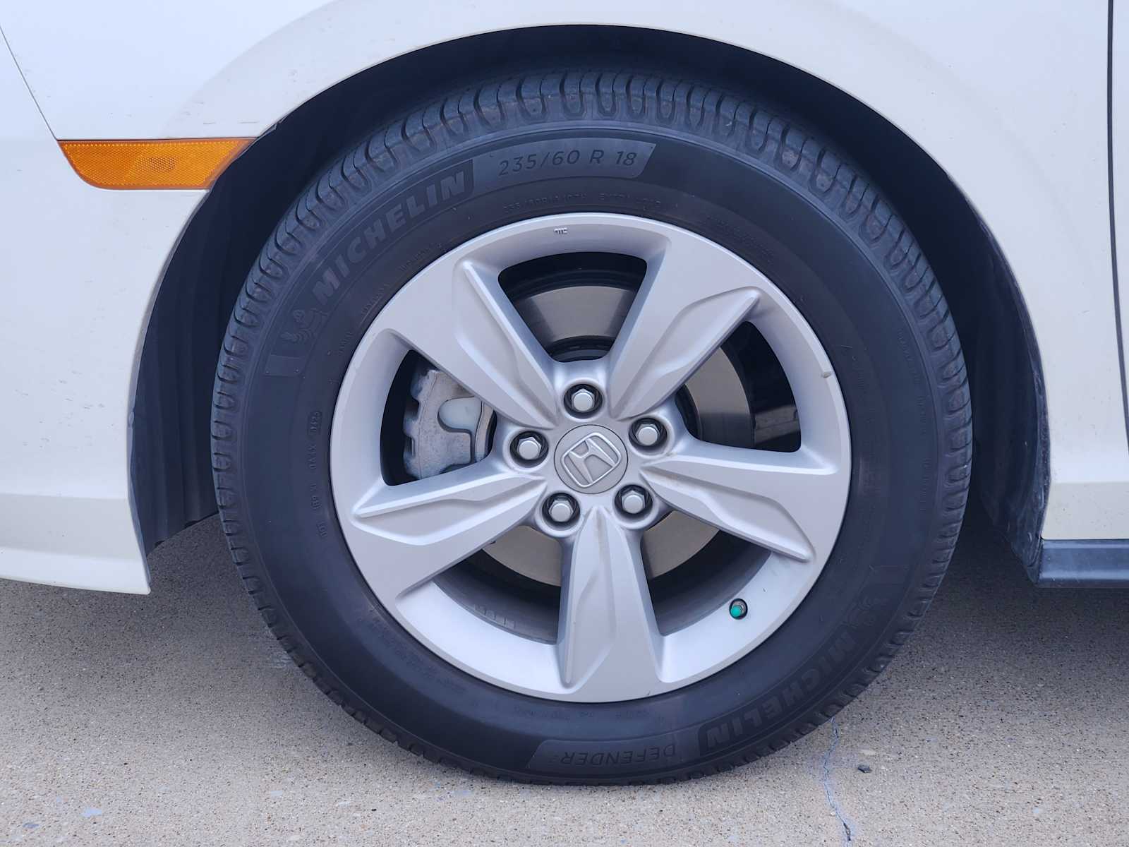 Thumbnail: 2019 Honda Odyssey - 11