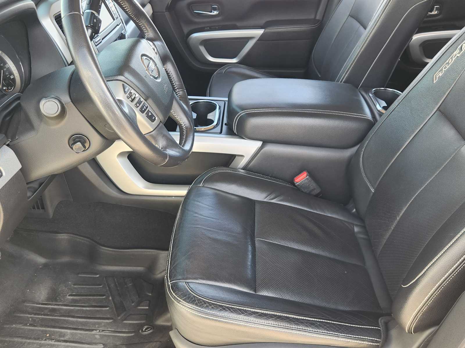 Thumbnail: 2018 Nissan Titan - 11