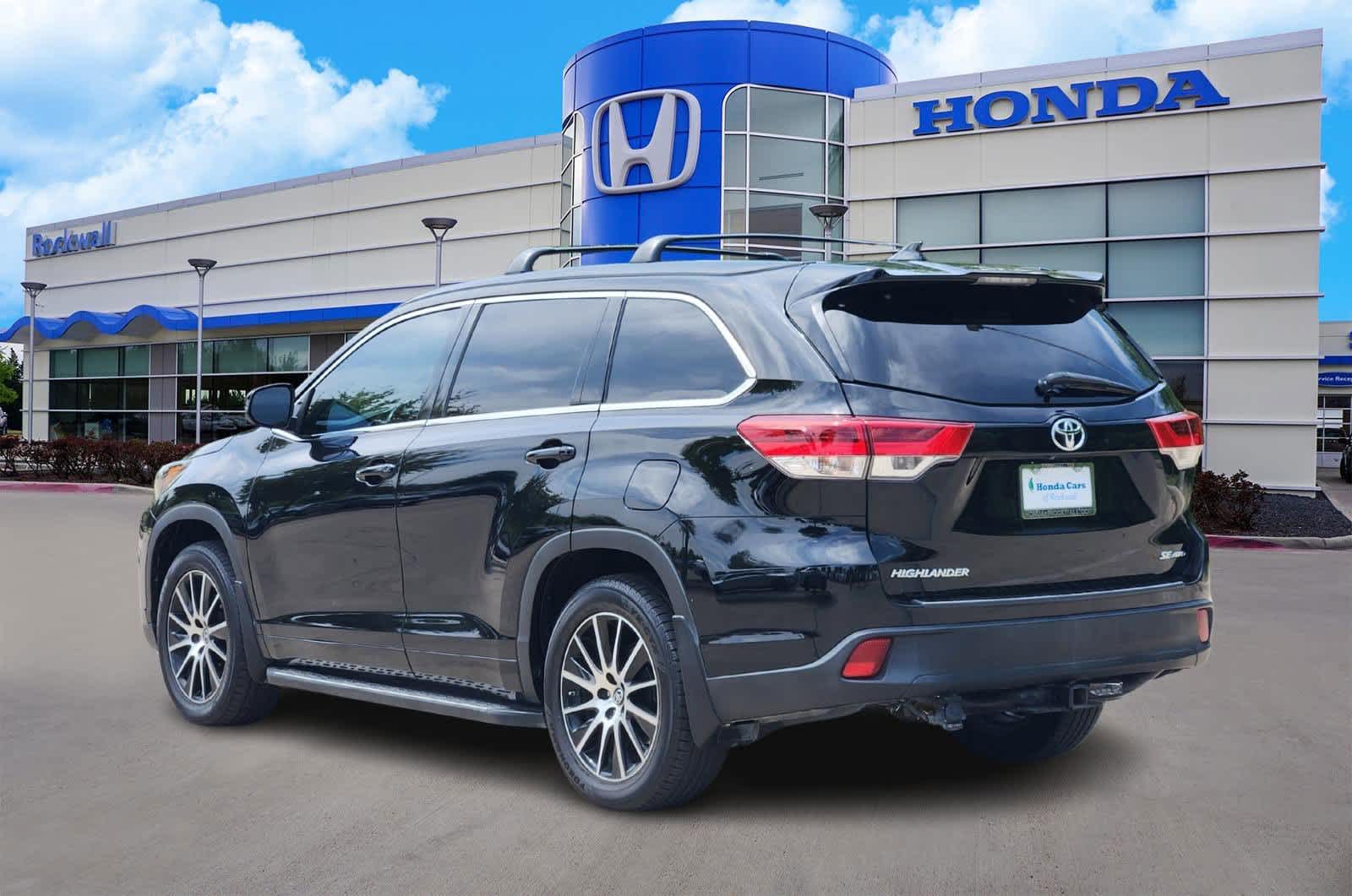 Thumbnail: 2018 Toyota Highlander - 4