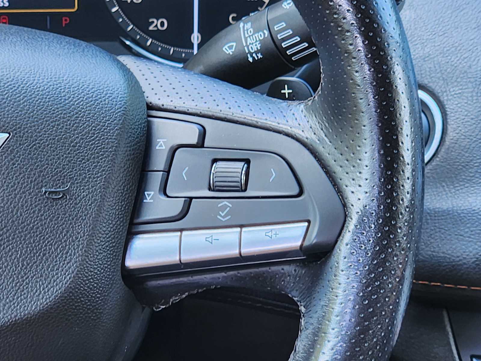 Thumbnail: 2021 Cadillac XT4 - 33