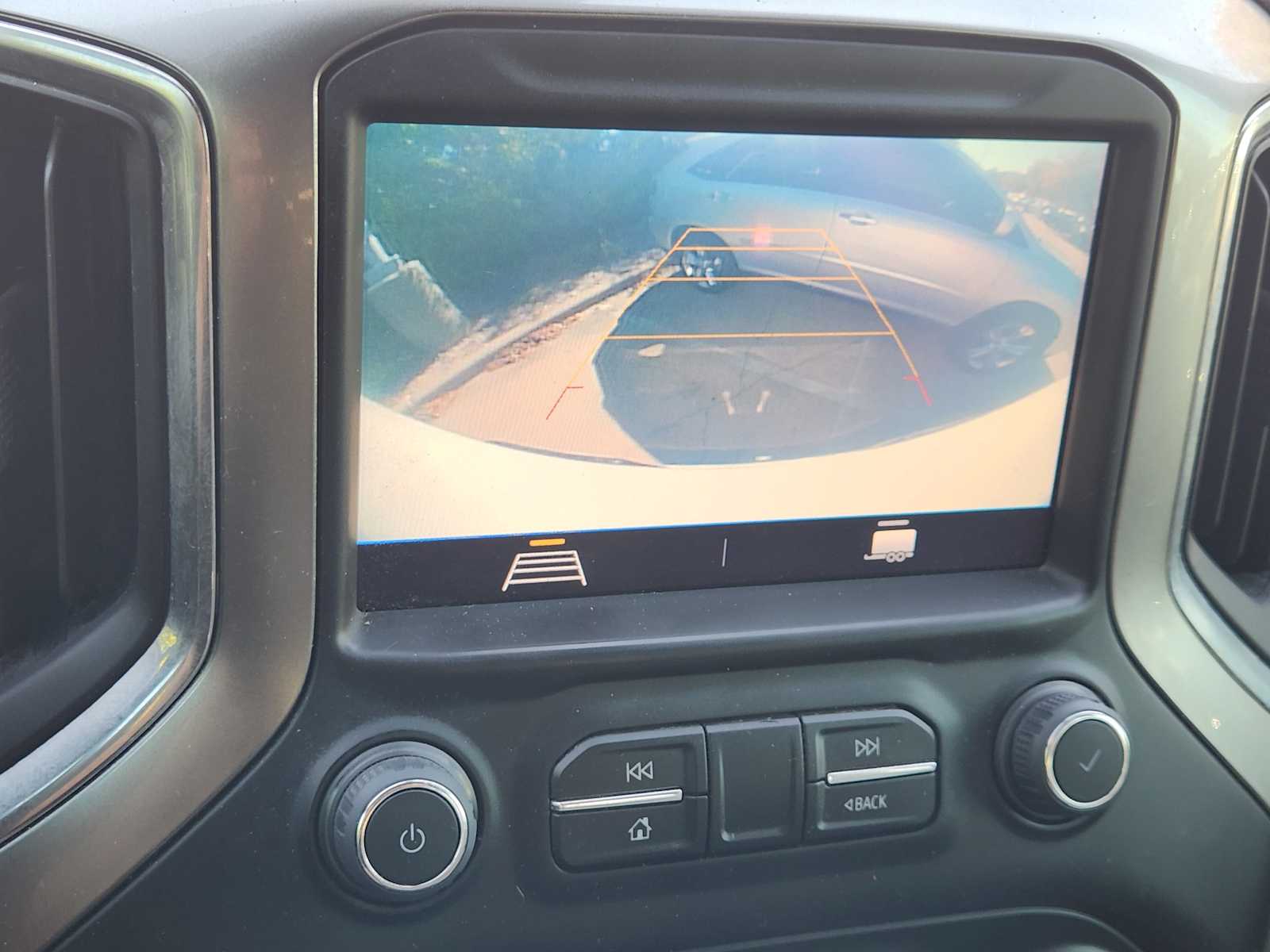 Thumbnail: 2021 Chevrolet Silverado 1500 - 24