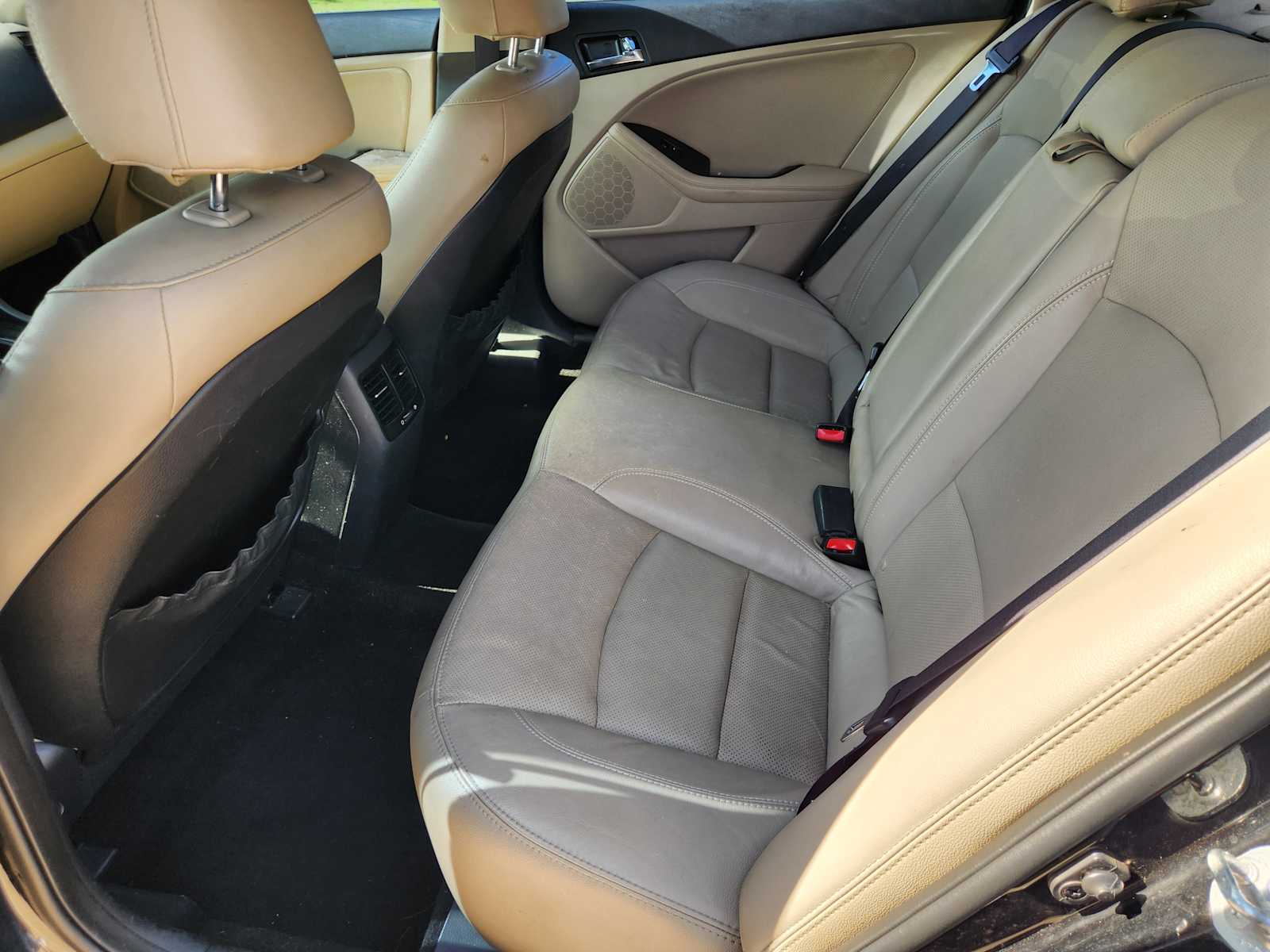 Thumbnail: 2012 Kia Optima - 9