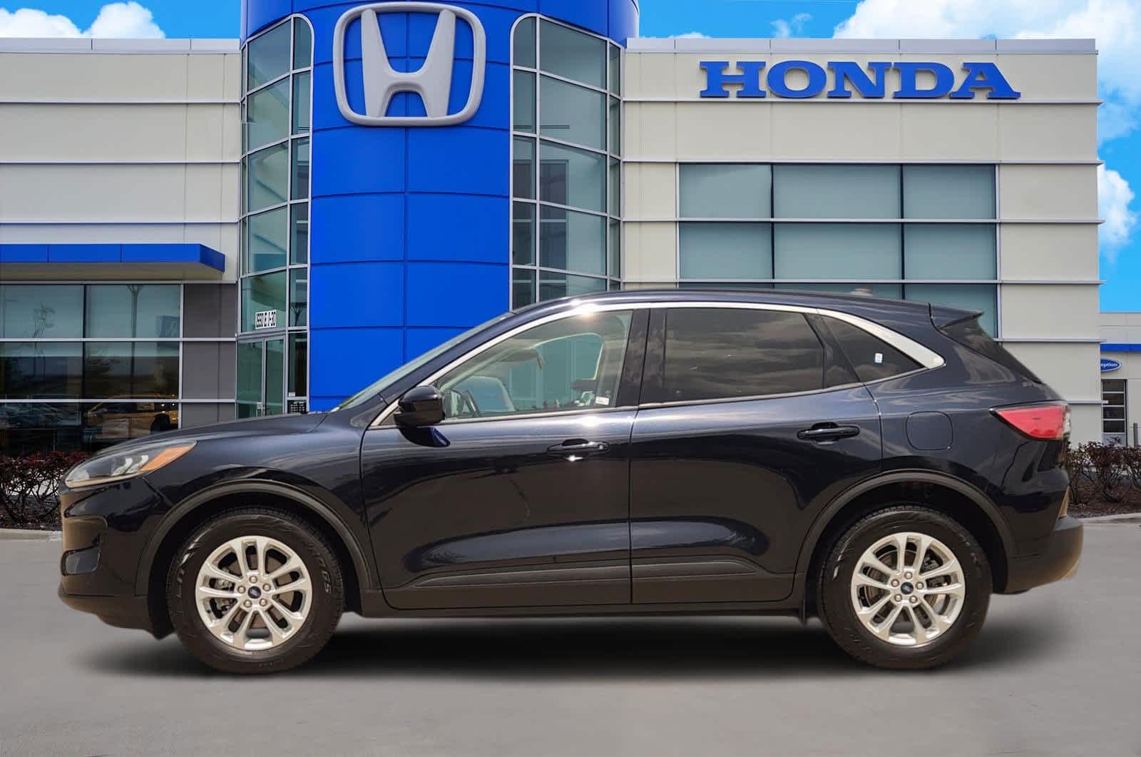 Thumbnail: 2021 Ford Escape - 3