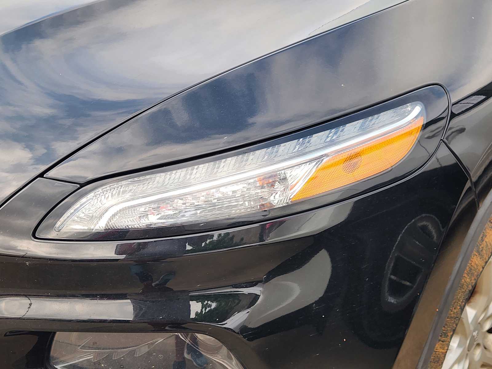 Thumbnail: 2018 Jeep Cherokee - 11