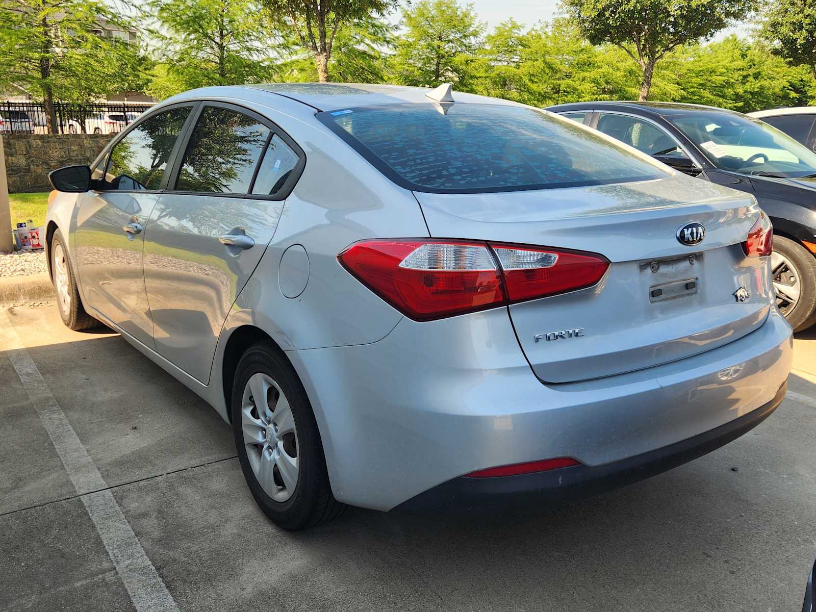 Thumbnail: 2016 Kia Forte - 6